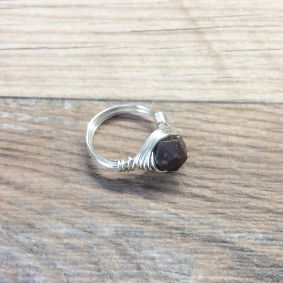 Garnet ring, Sterling Silver, January birthstone, Red gemstone ring - Picture 4 of 6